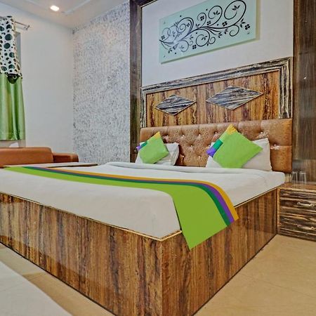 Treebo Trend Radha Palace Mathura Exterior photo