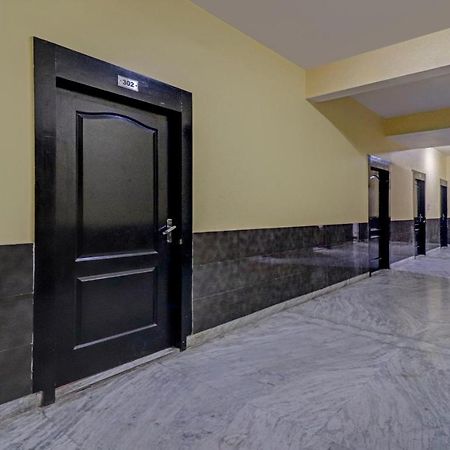 Treebo Trend Radha Palace Mathura Exterior photo