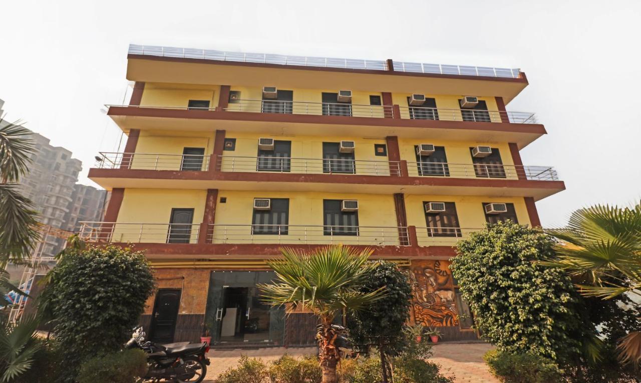 Treebo Trend Radha Palace Mathura Exterior photo
