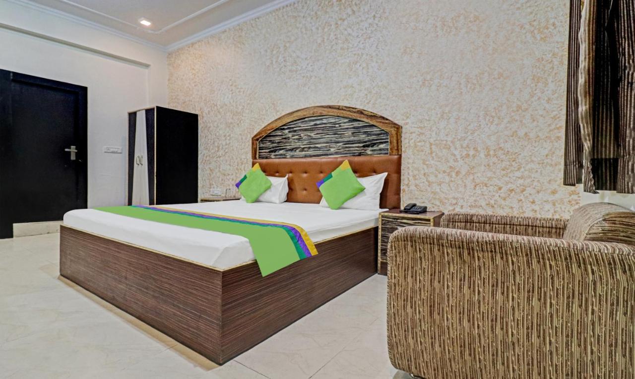 Treebo Trend Radha Palace Mathura Exterior photo