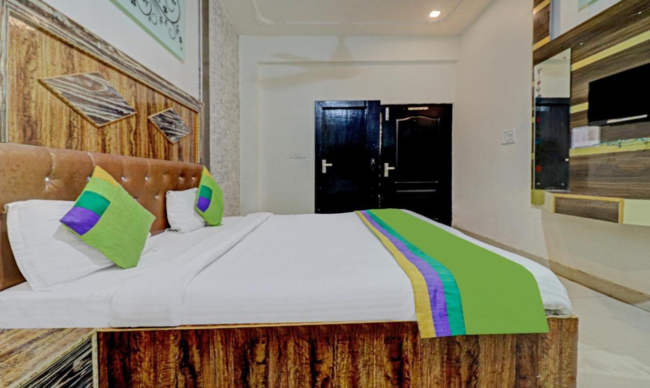 Treebo Trend Radha Palace Mathura Exterior photo
