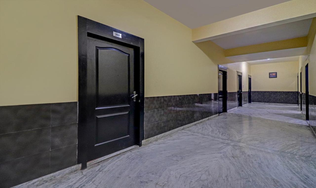 Treebo Trend Radha Palace Mathura Exterior photo