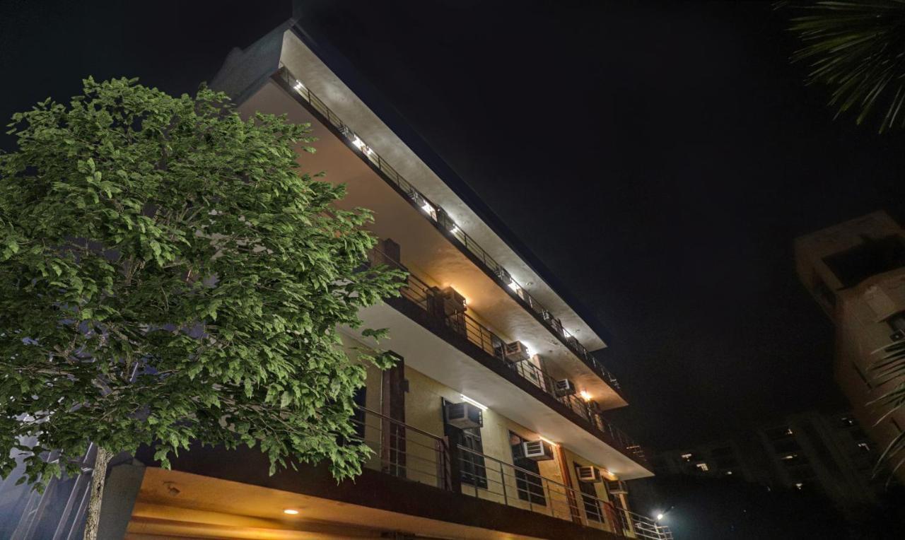 Treebo Trend Radha Palace Mathura Exterior photo