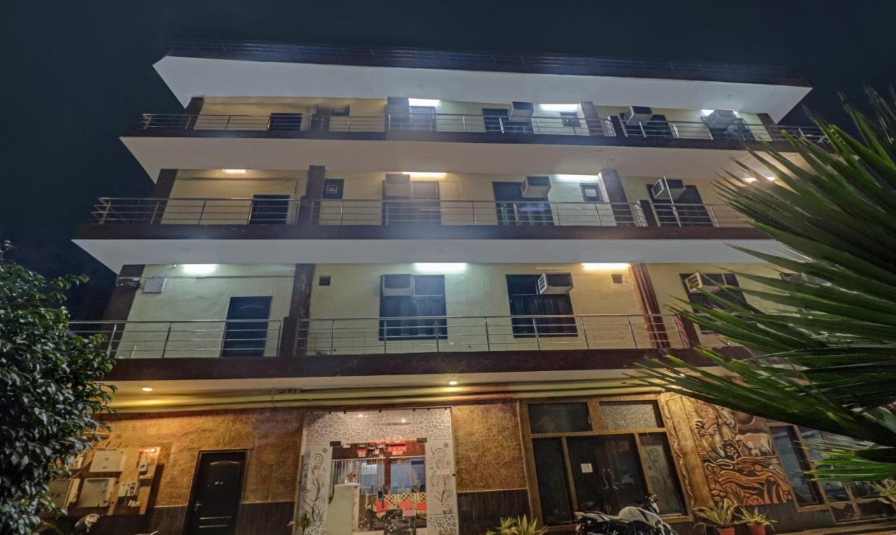 Treebo Trend Radha Palace Mathura Exterior photo