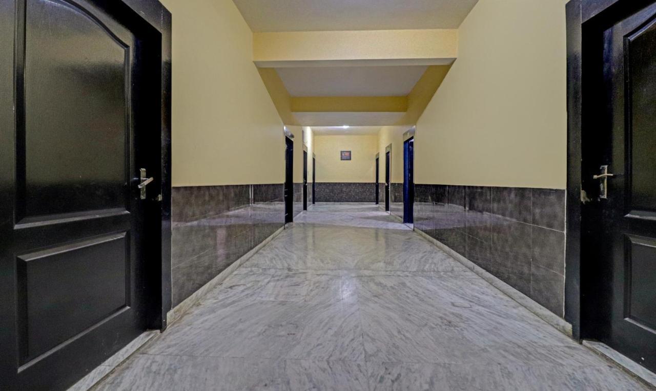 Treebo Trend Radha Palace Mathura Exterior photo