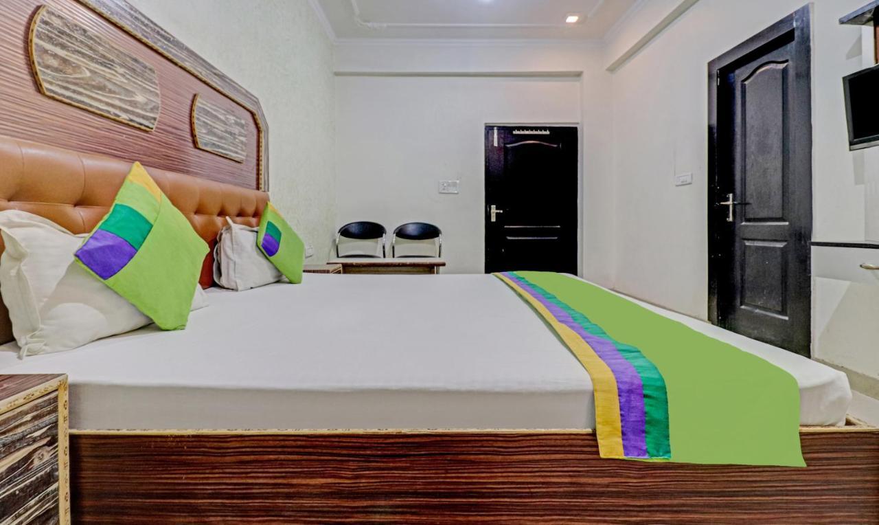 Treebo Trend Radha Palace Mathura Exterior photo