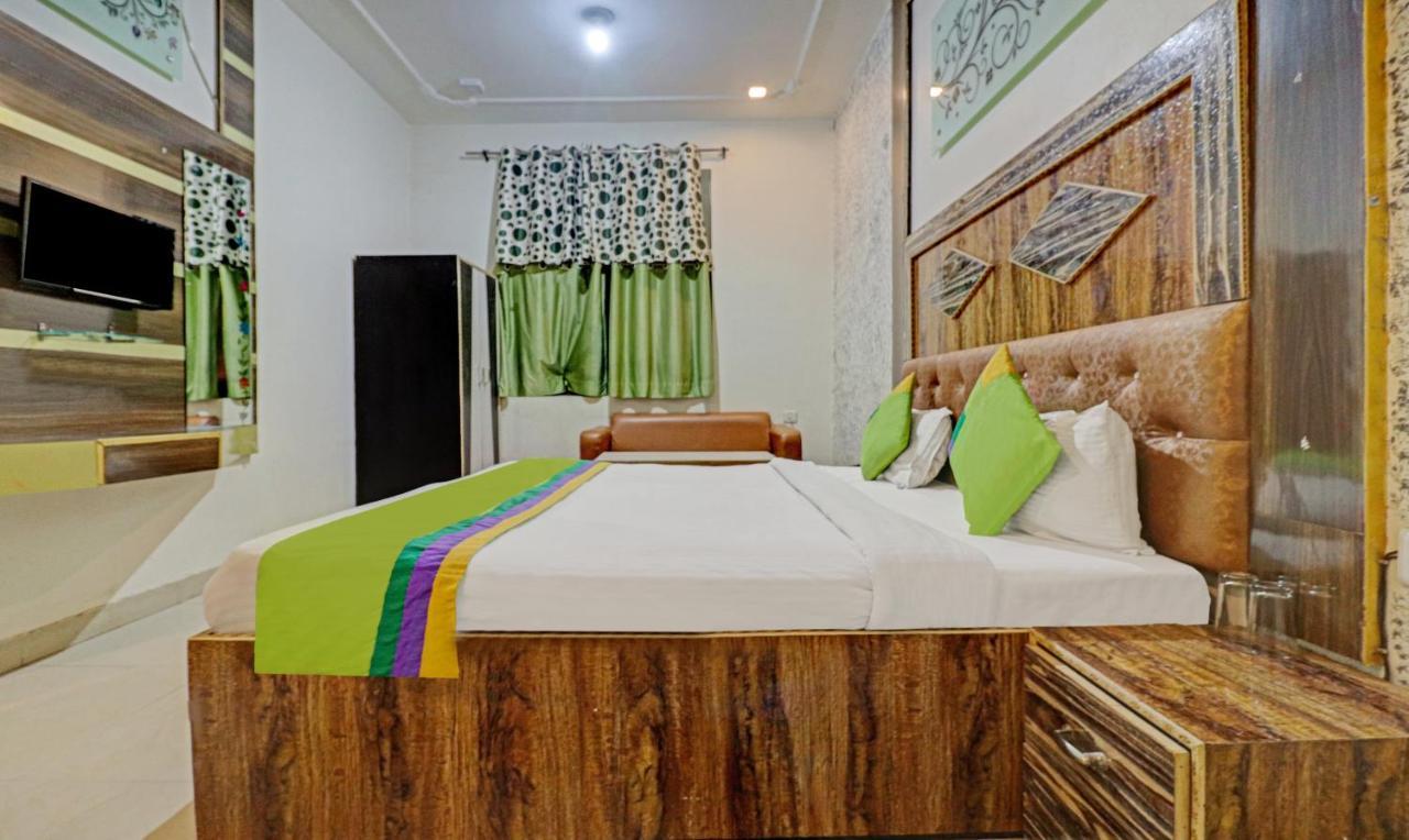 Treebo Trend Radha Palace Mathura Exterior photo